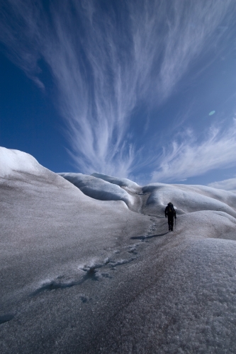 Glaciar frente a cirros